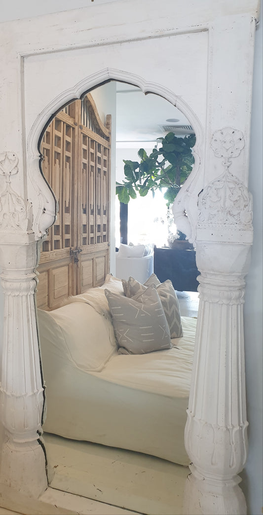 Vintage Indian Mirror Single Door White