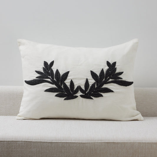 Kiri White Linen With Black Rafia 40 x 55