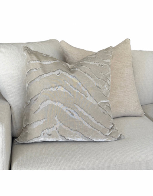 Bengal Snow Cushion